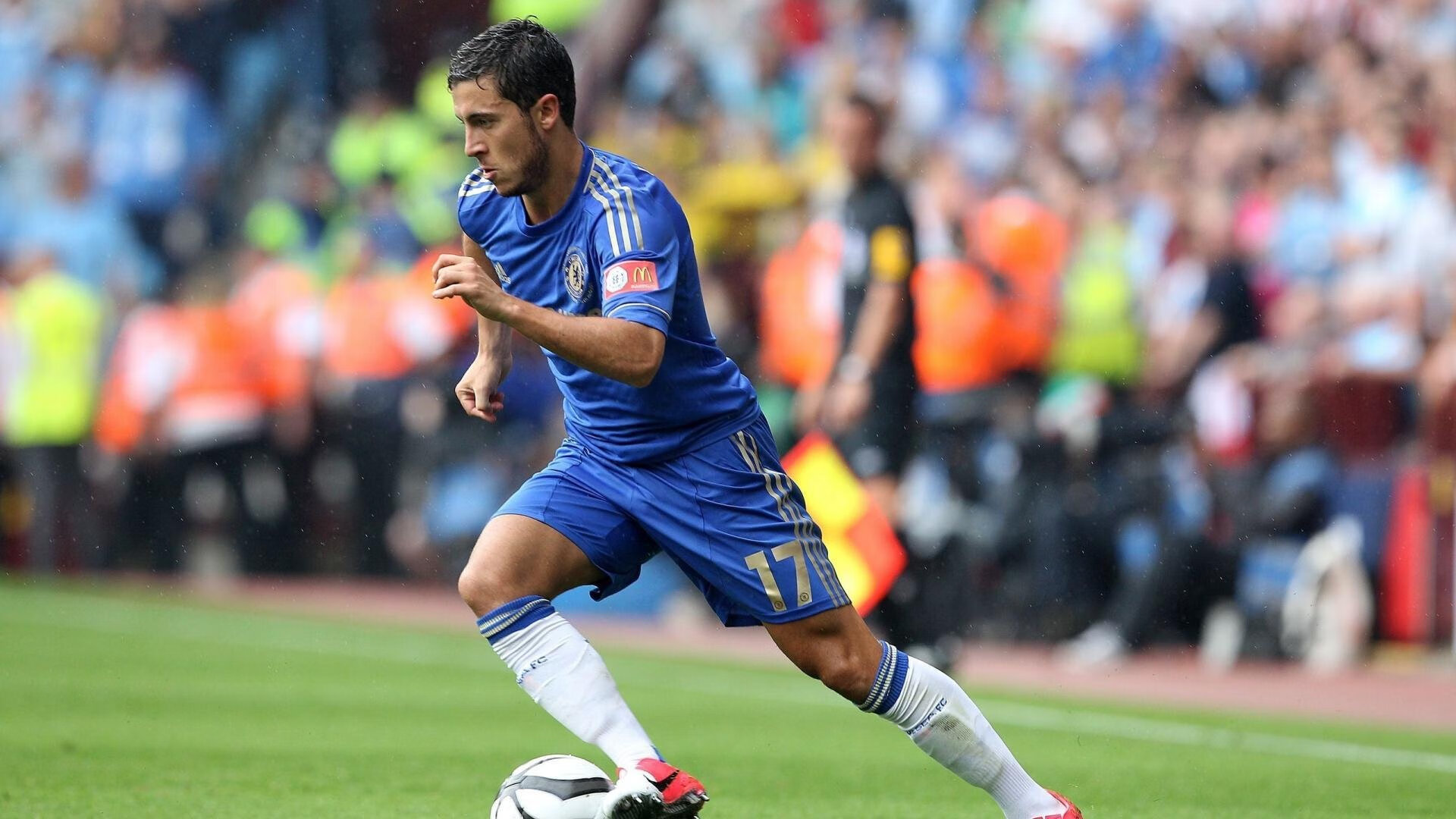 《电竞经济新动力：虚拟商品与周边市场火爆》，电竞经济泛娱乐浪潮下的市场风口